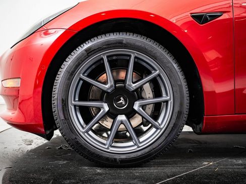 Used 2021 Tesla Model 3 Standard Range Plus image 13