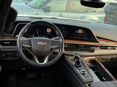 Used 2023 Cadillac Escalade Sport Platinum w/ LPO, ONYX Package image 9