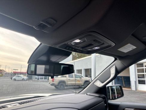 New 2026 GMC Sierra 1500 SLE image 28