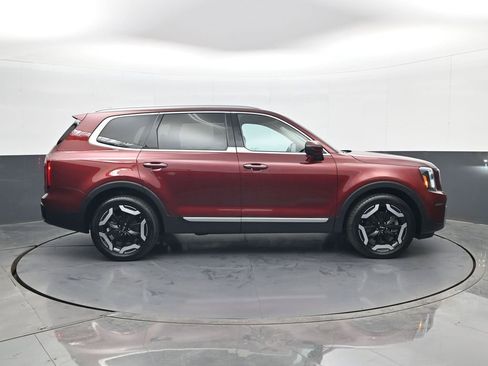 Used 2023 Kia Telluride S AWD/4WD image 4