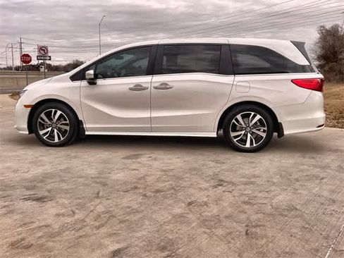 Used 2024 Honda Odyssey Touring image 4