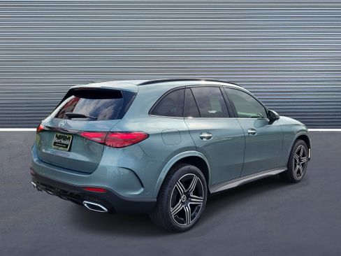 Used 2026 Mercedes-Benz GLC 300 image 3