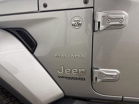 Used 2020 Jeep Wrangler Unlimited Sahara w/ Uconnect 4C Nav & Sound Group image 10