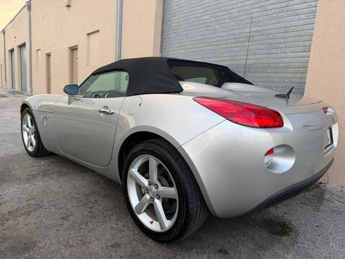 Used 2009 Pontiac Solstice Convertible w/ Premium Package image 8