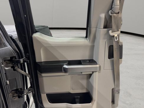 Used 2018 Ford F150 XLT w/ Equipment Group 301A Mid RWD image 23