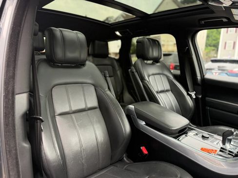 Used 2019 Land Rover Range Rover Sport HSE AWD/4WD image 36