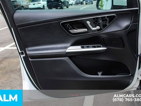 Used 2024 Mercedes-Benz GLC 300 4MATIC image 35