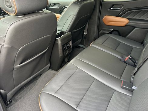 Certified 2023 GMC Canyon AT4 w/ AT4 Premium Package AWD/4WD image 14