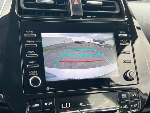 Used 2022 Toyota Prius L Eco FWD image 25