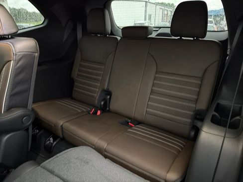 New 2026 GMC Acadia Denali Ultimate w/ LPO, Floor Liner Package AWD/4WD image 13