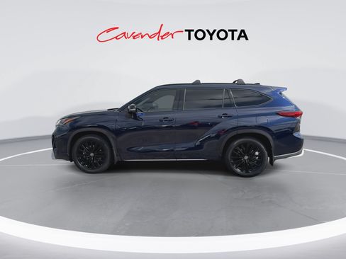 Used 2023 Toyota Highlander XSE FWD image 5