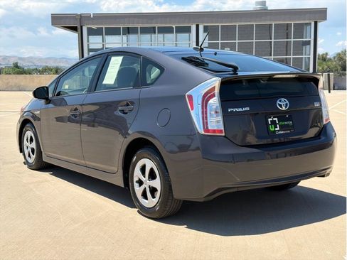 Used 2013 Toyota Prius Three w/ Solar Roof Pkg FWD image 6