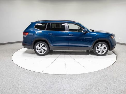 Used 2023 Volkswagen Atlas SE w/ Panoramic Sunroof Package FWD image 21
