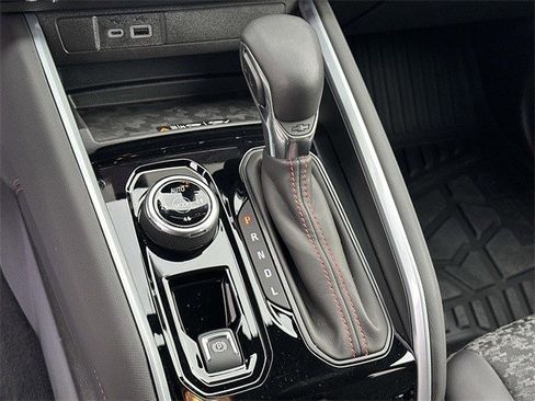 Used 2025 Chevrolet Colorado Z71 w/ Technology Package image 20