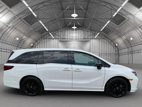 Used 2025 Honda Odyssey Sport-L image 4