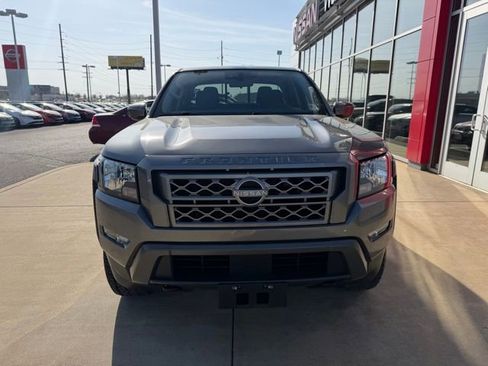 Used 2022 Nissan Frontier SV w/ Technology Package image 8