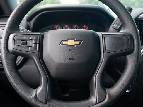 Used 2025 Chevrolet Silverado 1500 Custom image 21