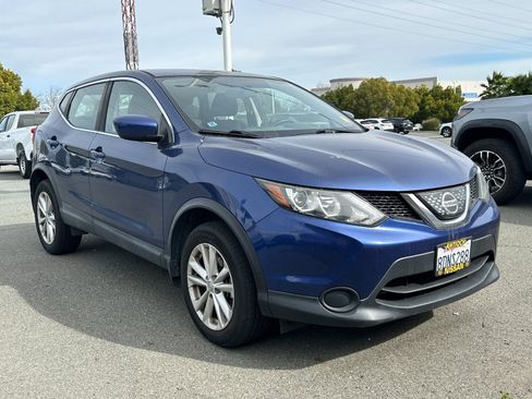 Used 2018 Nissan Rogue Sport S w/ S Appearance Package image 1