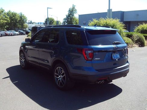 Used 2018 Ford Explorer Sport w/ Ford Safe & Smart Package AWD/4WD image 3
