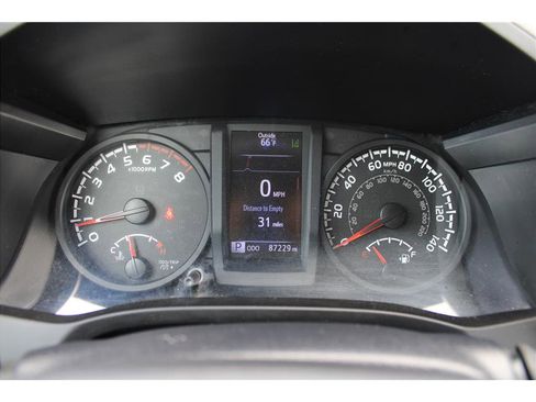 Used 2019 Toyota Tacoma 2WD Access Cab image 22