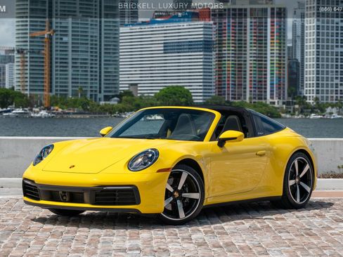 Used 2023 Porsche 911 Targa 4S w/ Premium Package image 4