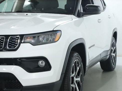 Used 2024 Jeep Compass Limited AWD/4WD image 4