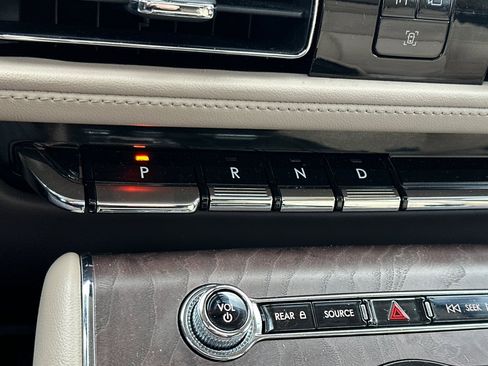 Used 2023 Lincoln Aviator Reserve w/ Elements Package Plus image 28