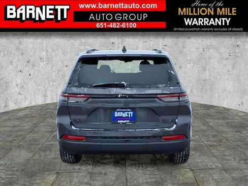 New 2025 Jeep Grand Cherokee Altitude image 4