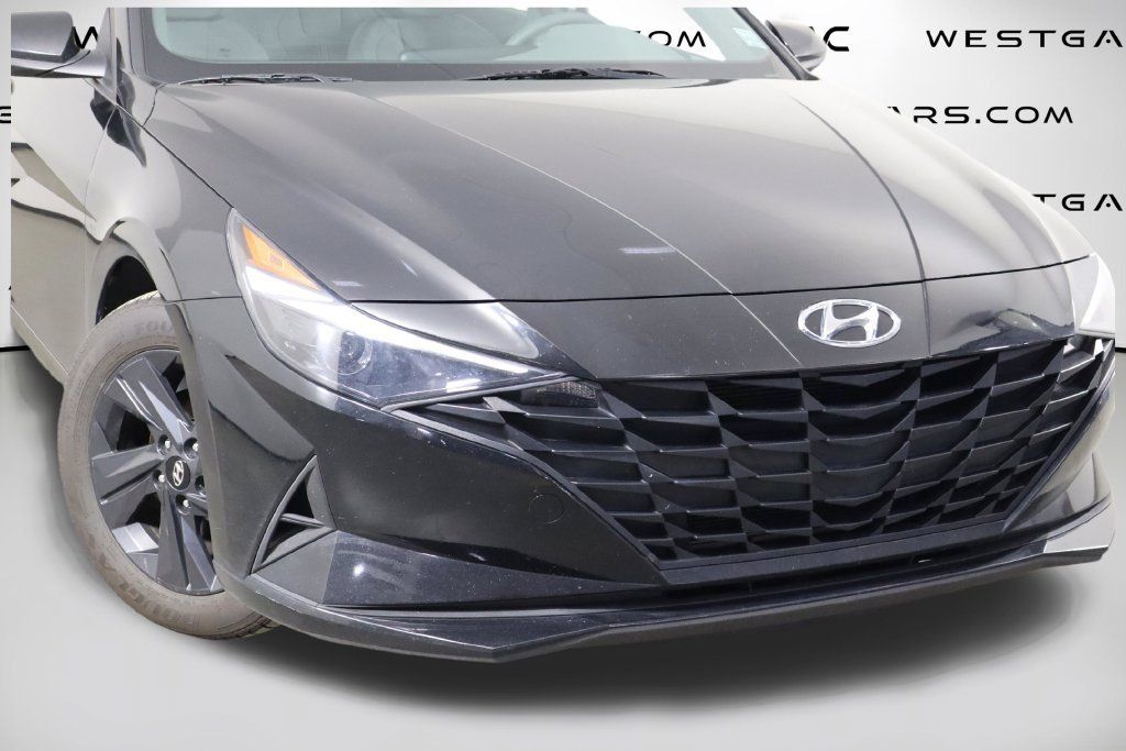 Used 2023 Hyundai Elantra SEL w/ Cargo Package FWD image 44