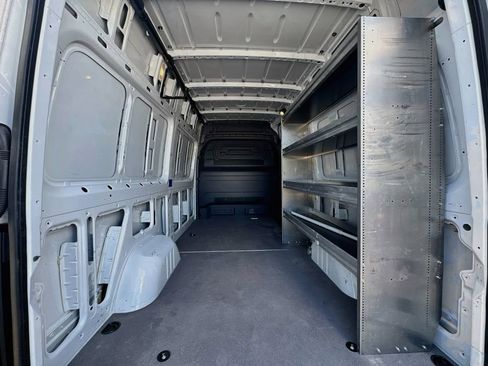 Used 2024 Mercedes-Benz Sprinter 2500 image 8