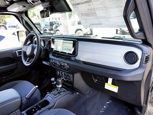 New 2025 Jeep Gladiator Sport image 13