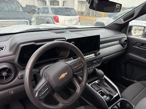 Used 2024 Chevrolet Colorado W/T w/ Technology Package RWD image 11