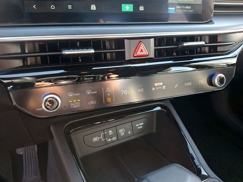 Certified 2025 Kia K5 GT-Line image 16