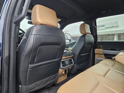 Used 2024 Ford F250 Lariat w/ Chrome Package image 24