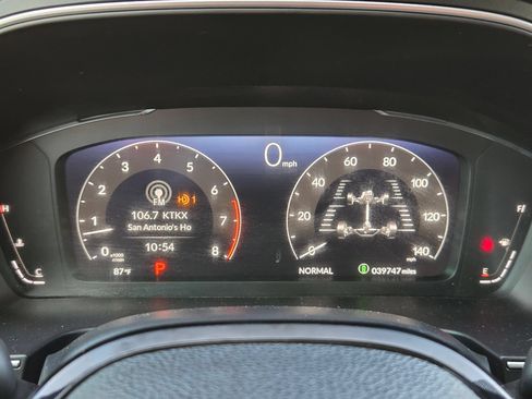 Used 2025 Honda Pilot Black Edition image 23