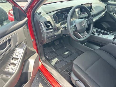 Used 2026 Nissan Rogue S FWD image 9