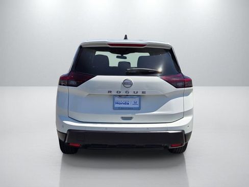 Used 2024 Nissan Rogue S FWD image 5