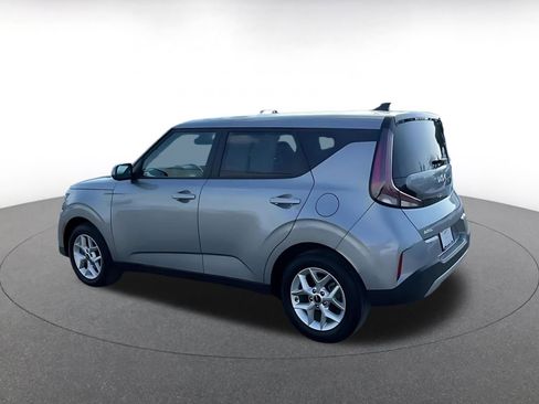 Used 2025 Kia Soul LX w/ LX Technology Package image 9