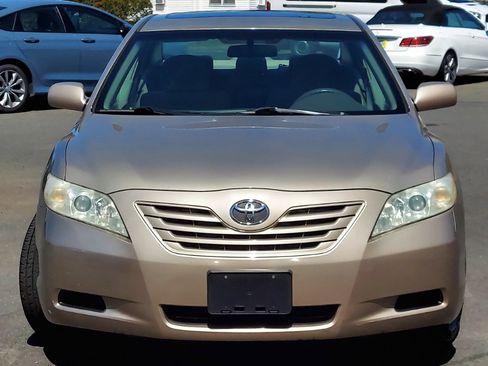 Used 2007 Toyota Camry LE FWD image 2