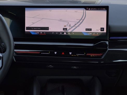 Certified 2024 BMW 530i xDrive w/ Premium Package image 22