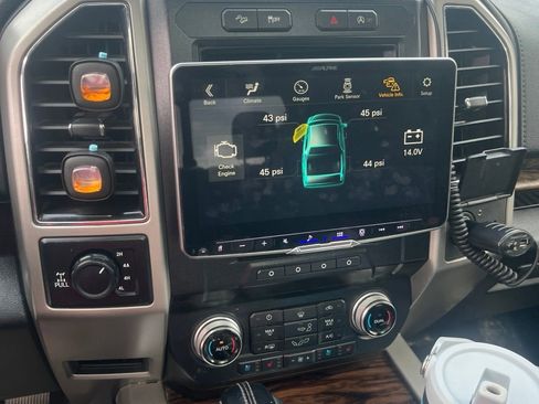 Used 2018 Ford F150 Lariat w/ Equipment Group 502A Luxury AWD/4WD image 2