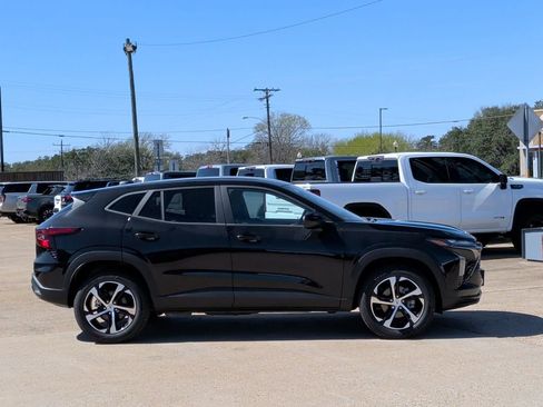 New 2026 Chevrolet Trax RS w/ Sunroof Package image 9