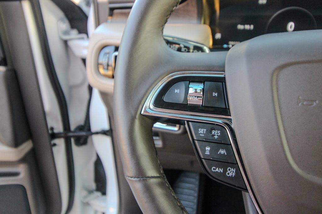 Used 2023 Lincoln Nautilus Reserve w/ Equipment Group 201A AWD/4WD image 22