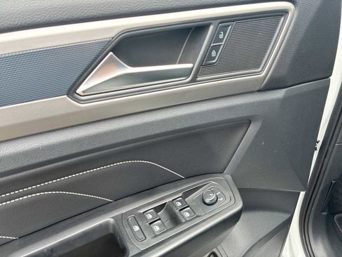 Used 2020 Volkswagen Atlas Cross Sport SEL image 23