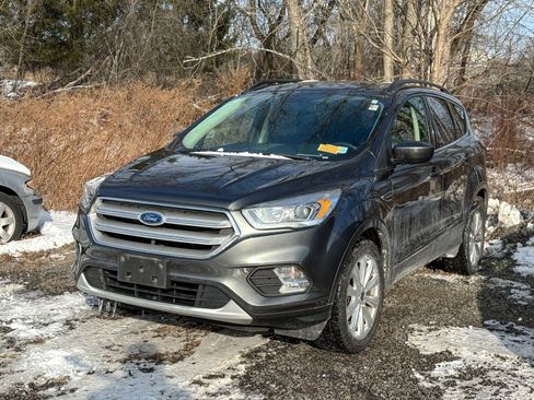 Used 2019 Ford Escape SEL image 3