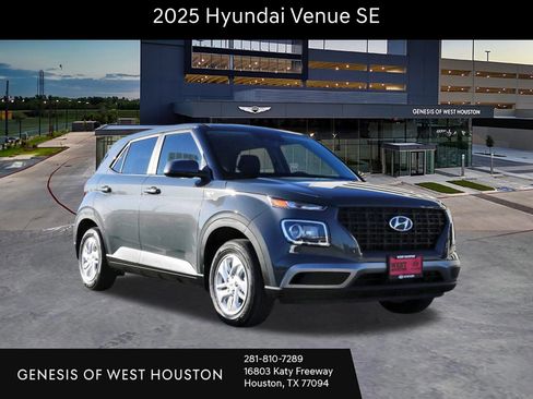 Certified 2025 Hyundai Venue SE image 1