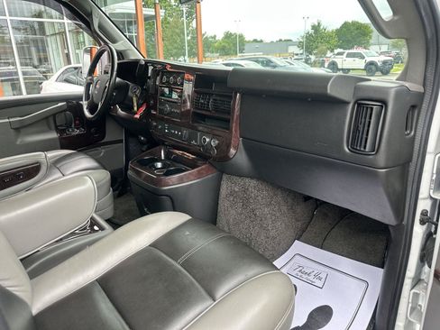 Used 2016 GMC Savana 2500 RWD image 14