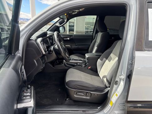 Used 2021 Toyota Tacoma TRD Off-Road w/ Advanced Technology Package image 23