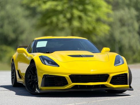 Used 2017 Chevrolet Corvette Z06 RWD image 4