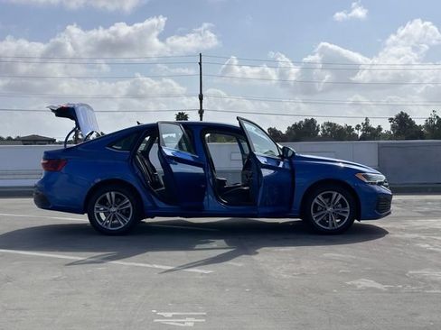 Used 2024 Volkswagen Jetta SE FWD image 29